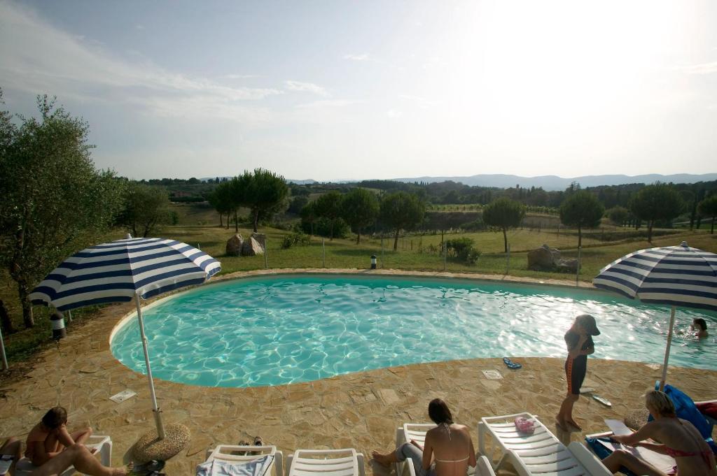 Agriturismo La Grotta Di Montecchino Сиена Экстерьер фото
