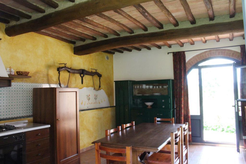 Agriturismo La Grotta Di Montecchino Сиена Экстерьер фото
