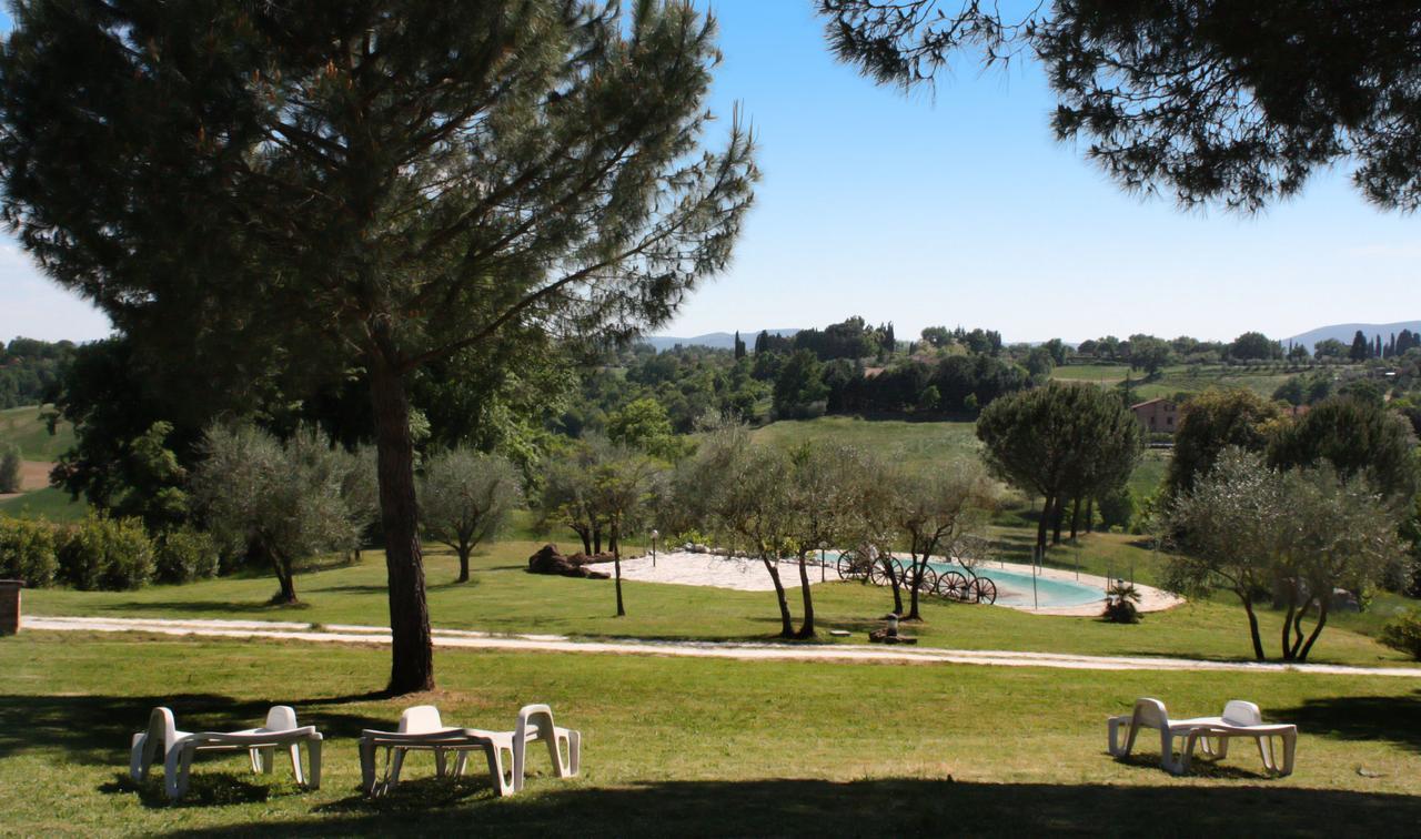 Agriturismo La Grotta Di Montecchino Сиена Экстерьер фото