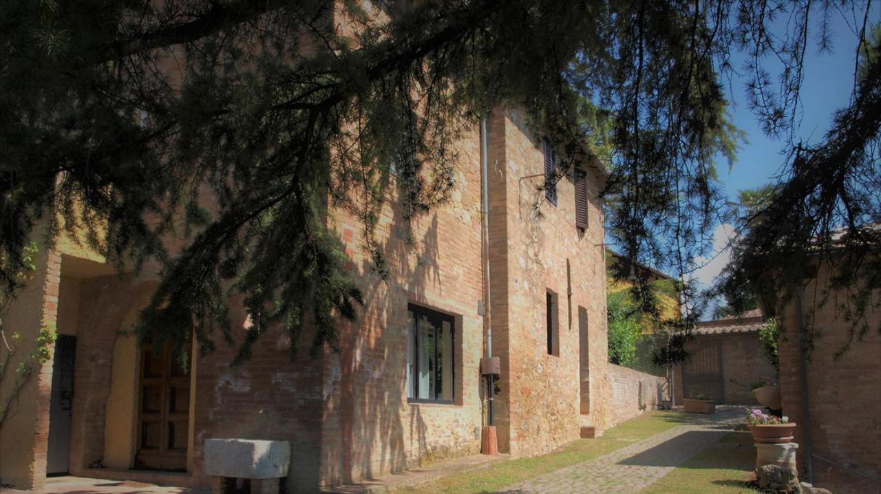 Agriturismo La Grotta Di Montecchino Сиена Экстерьер фото