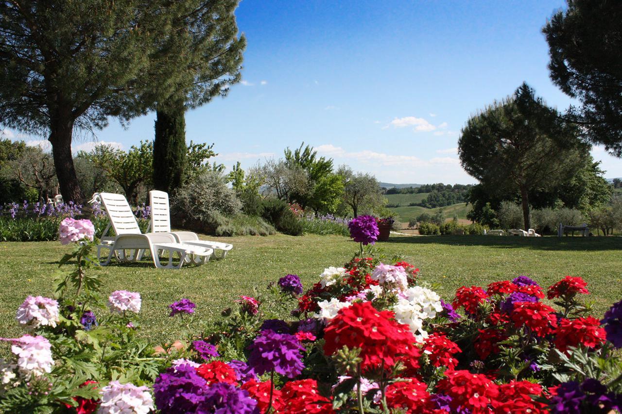 Agriturismo La Grotta Di Montecchino Сиена Экстерьер фото