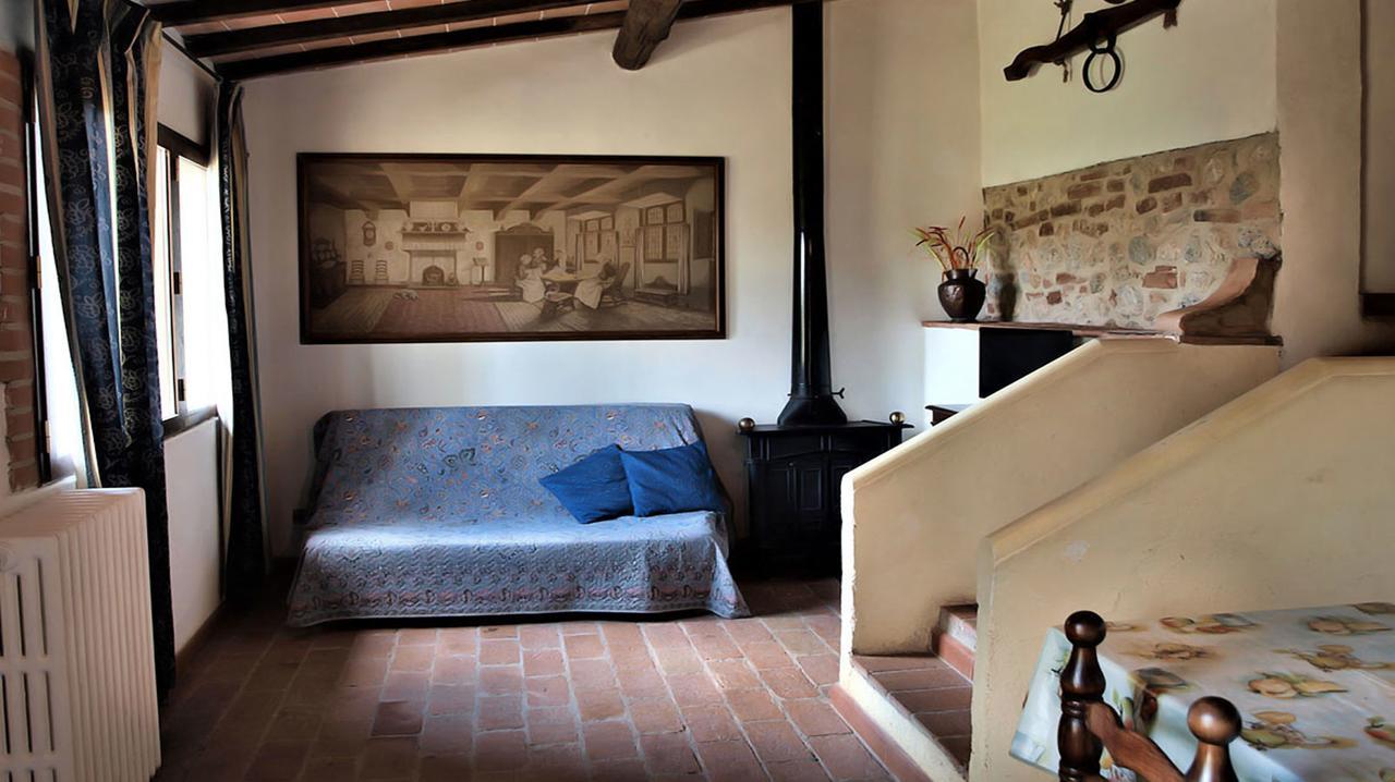 Agriturismo La Grotta Di Montecchino Сиена Экстерьер фото